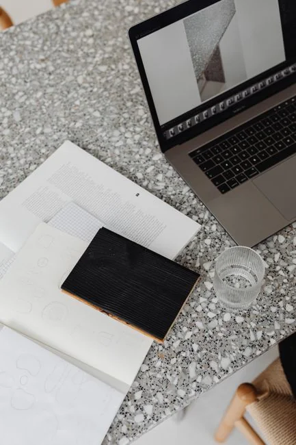 who-we-are white-and-black-laptop-bs2ba7t69mm